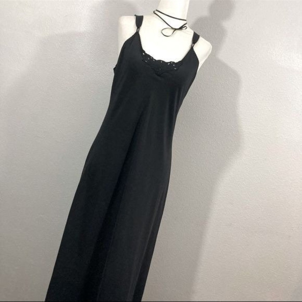 Vanity Fair Black Nylon Blend Lingerie Slip